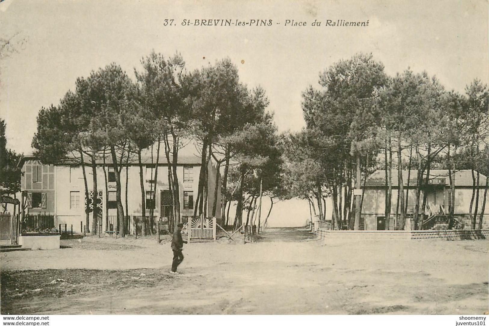 CPA Saint Brévin Les Pins-Place Du Ralliement-Timbre    L1474 - Saint-Brevin-les-Pins