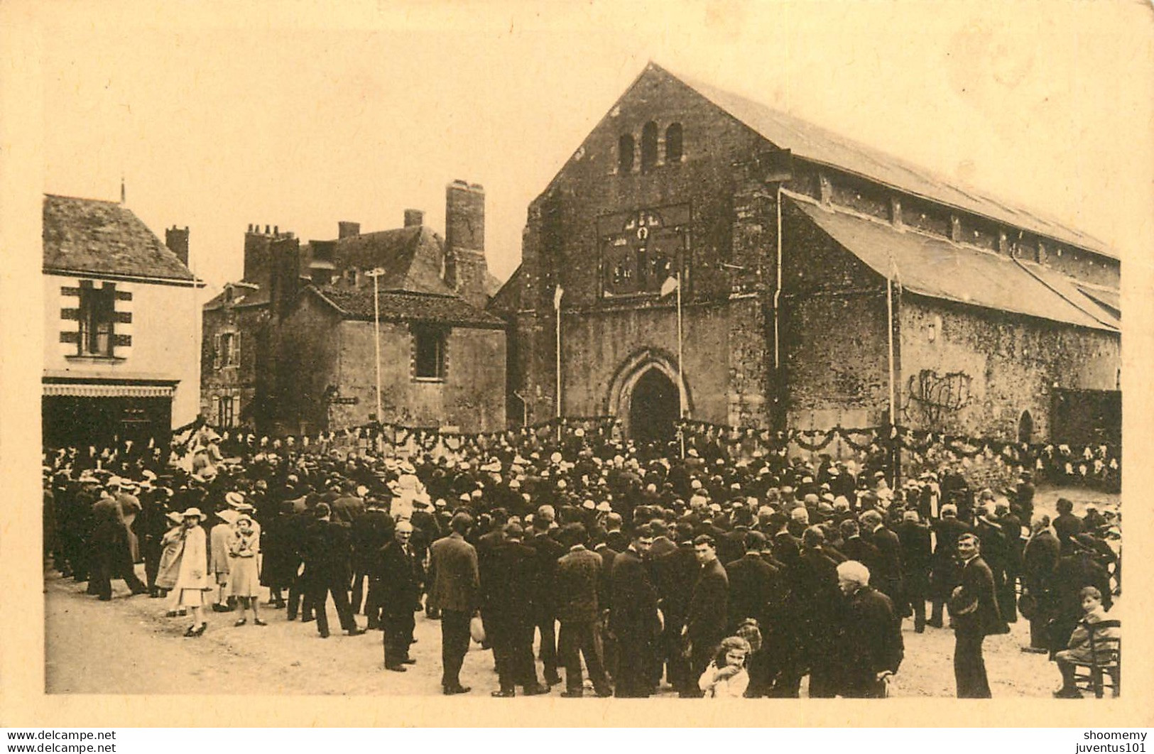 CPA St-Saint Philbert De Grand Lieu-Eglise Abbatiale Carolingienne-Souvenir Des Fêtes    L1652 - Saint-Philbert-de-Grand-Lieu