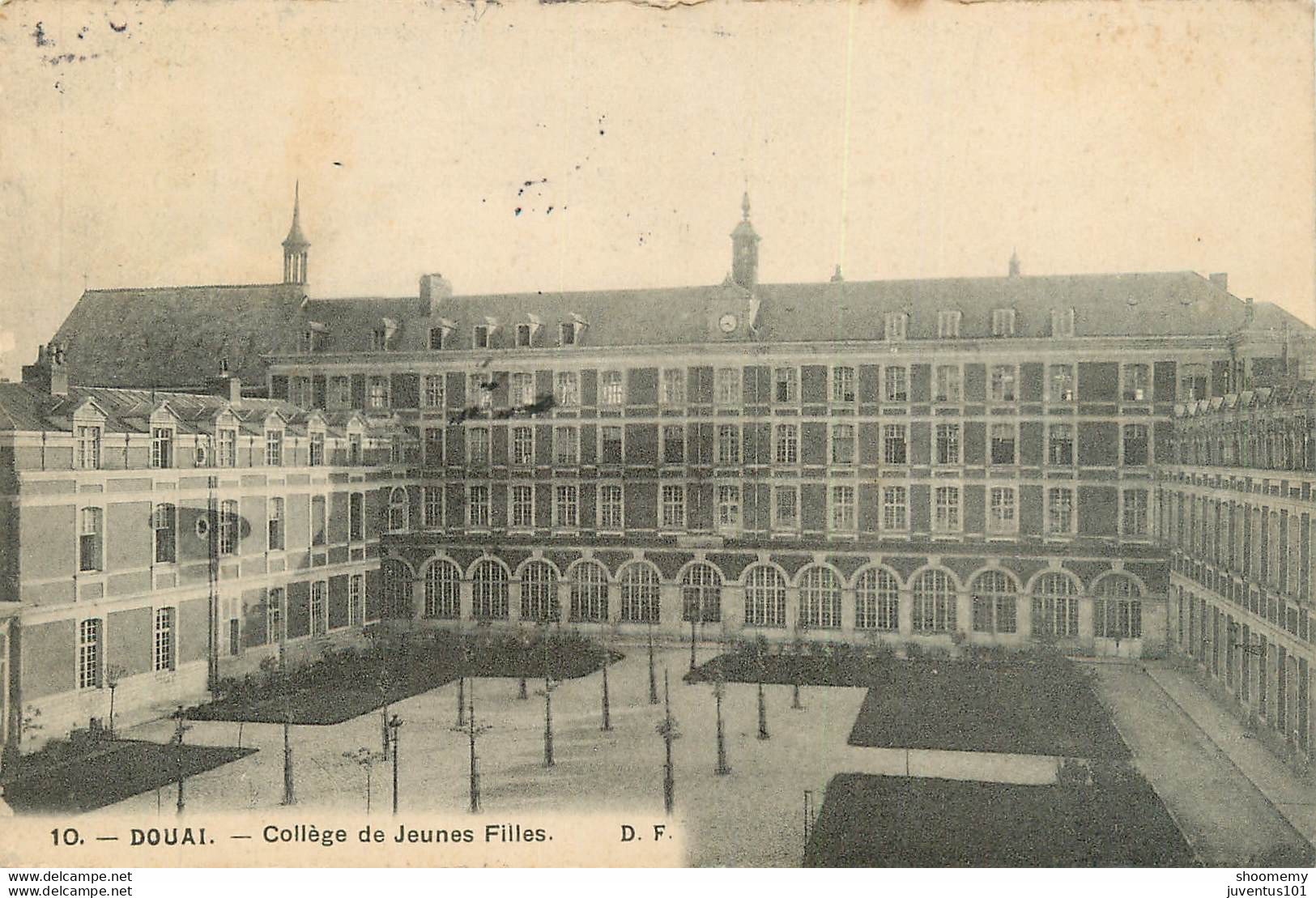 CPA Douai-Collège De Jeunes Filles-10-Timbre        L1654 - Douai