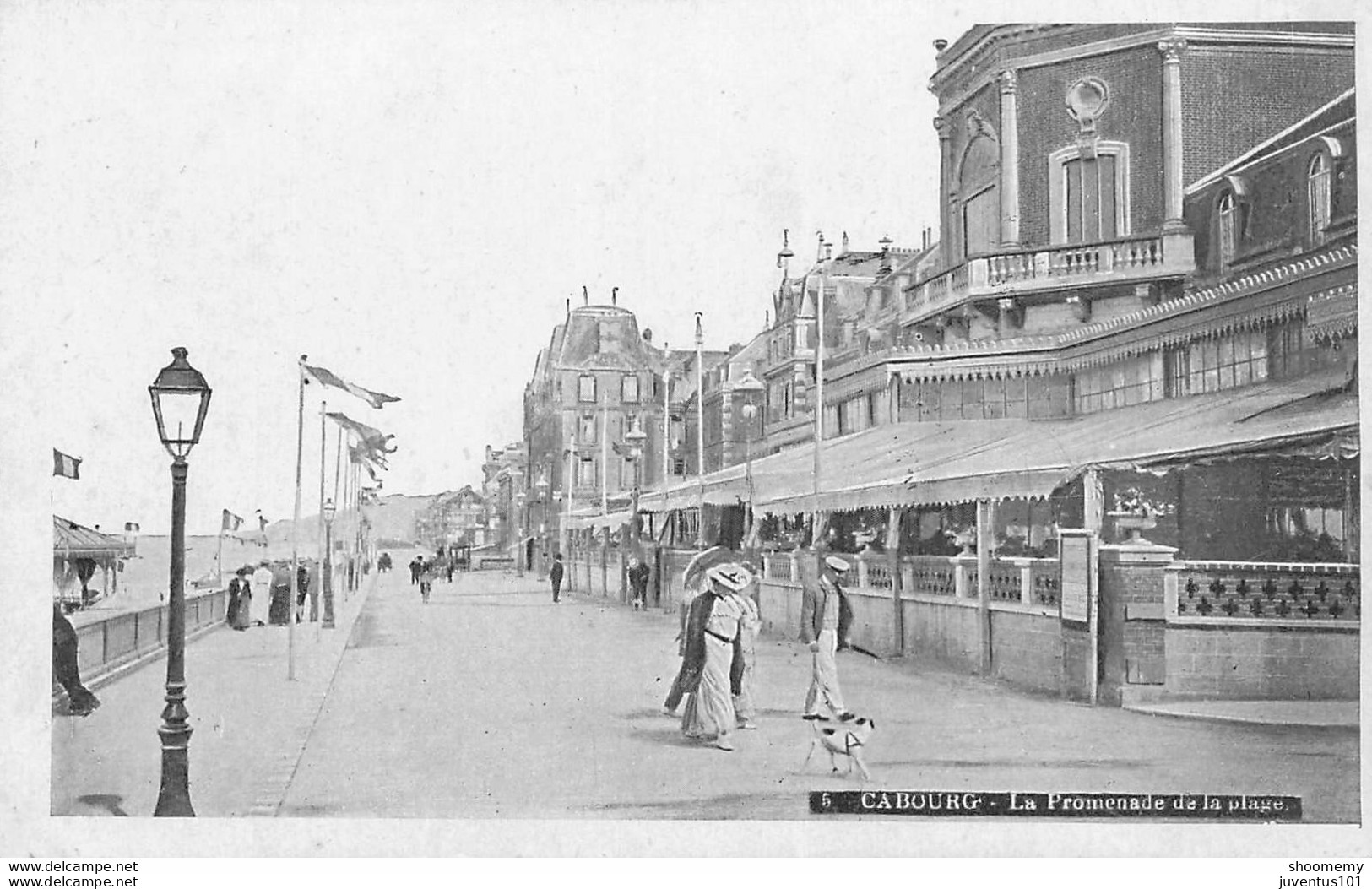 CPA Cabourg-La Promenade De La Plage     L1507 - Cabourg