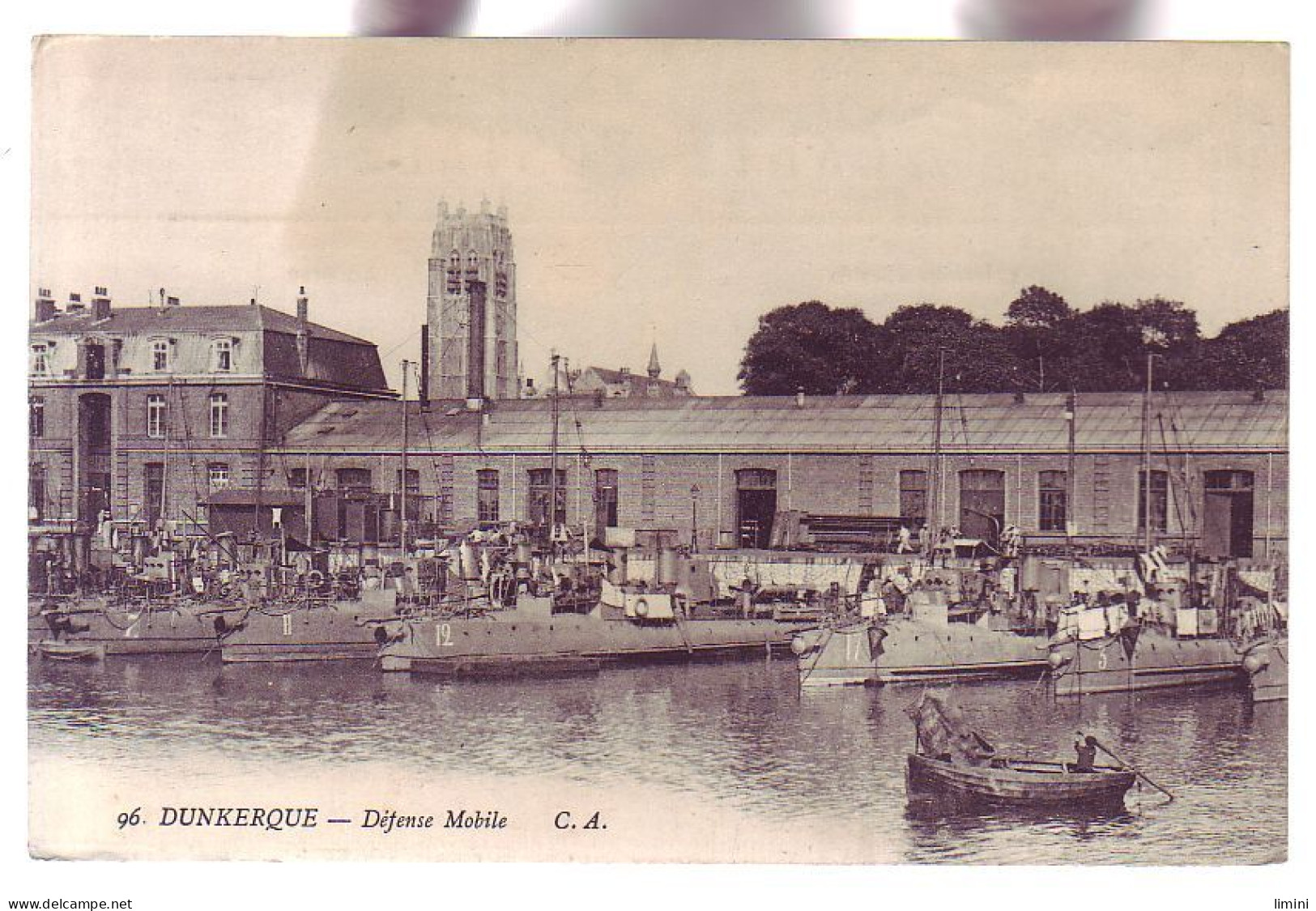 59 - DUNKERQUE - BATEAU DE DÉFENSE MOBILE - ANIMÉE - - Dunkerque