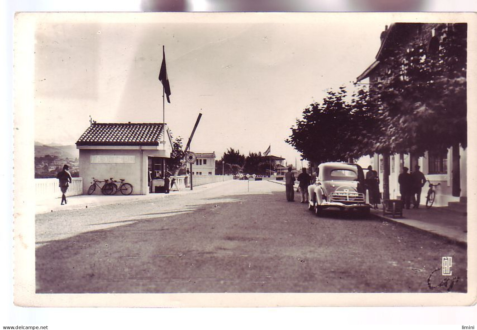 64 - HENDAYE - LE PONT FRONTIERE - ANIMÉE - AUTOMOBILE  - - Hendaye