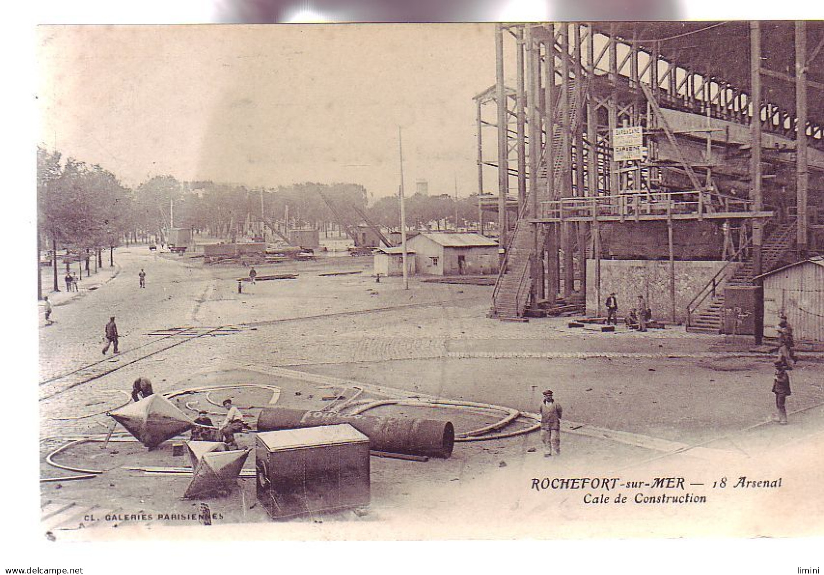 17 - ROCHEFORT-sur-MER - ARSENAL - CALE De CONSTRUCTION - ANIMÉE - - Rochefort