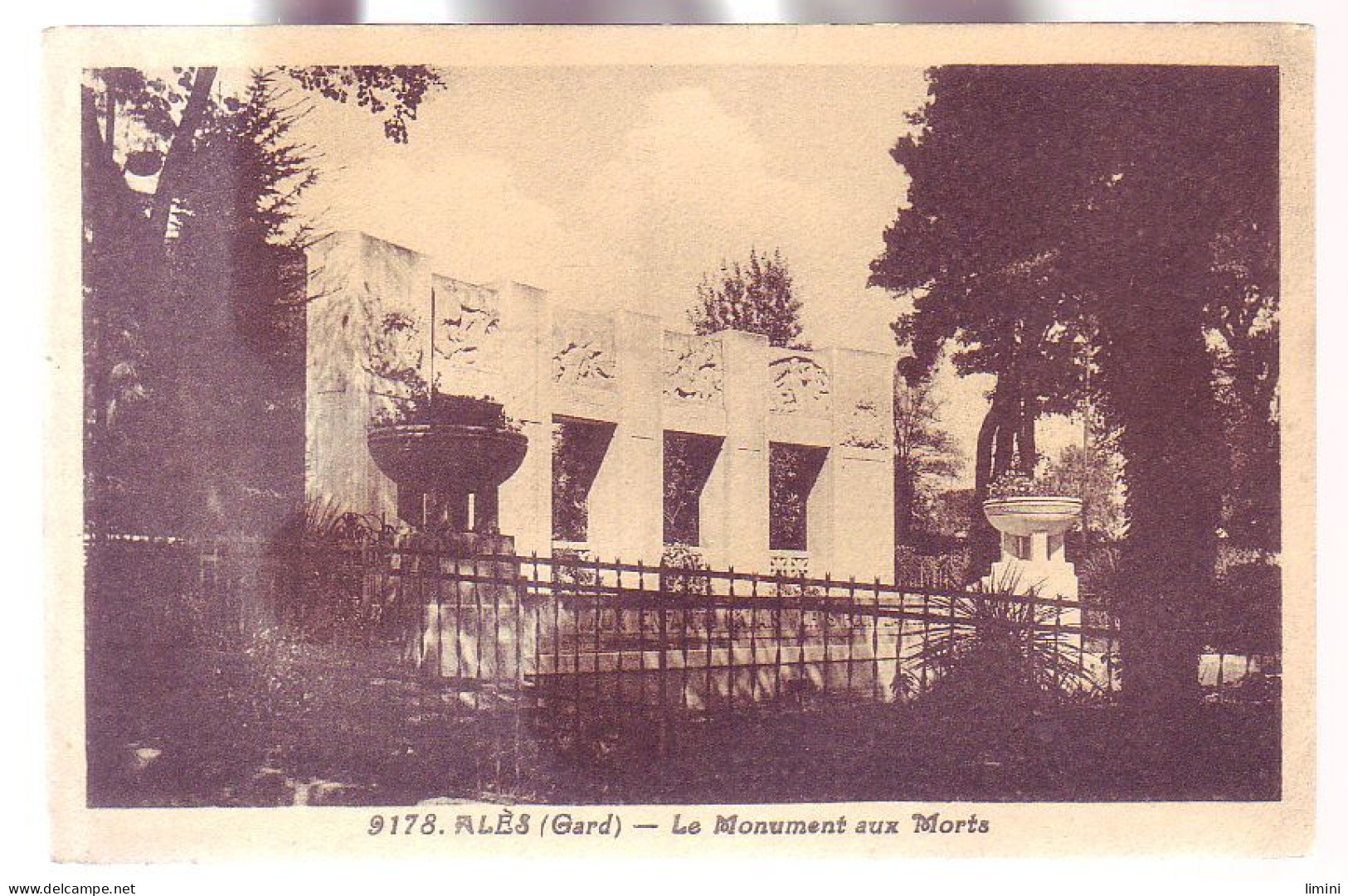 30 - ALES - MONUMENT Aux MORTS - - Alès