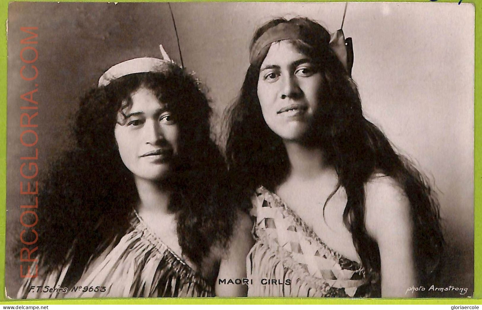 Ae9177 - NEW ZEALAND - VINTAGE POSTCARD - Maori Girls - Costume - Neuseeland
