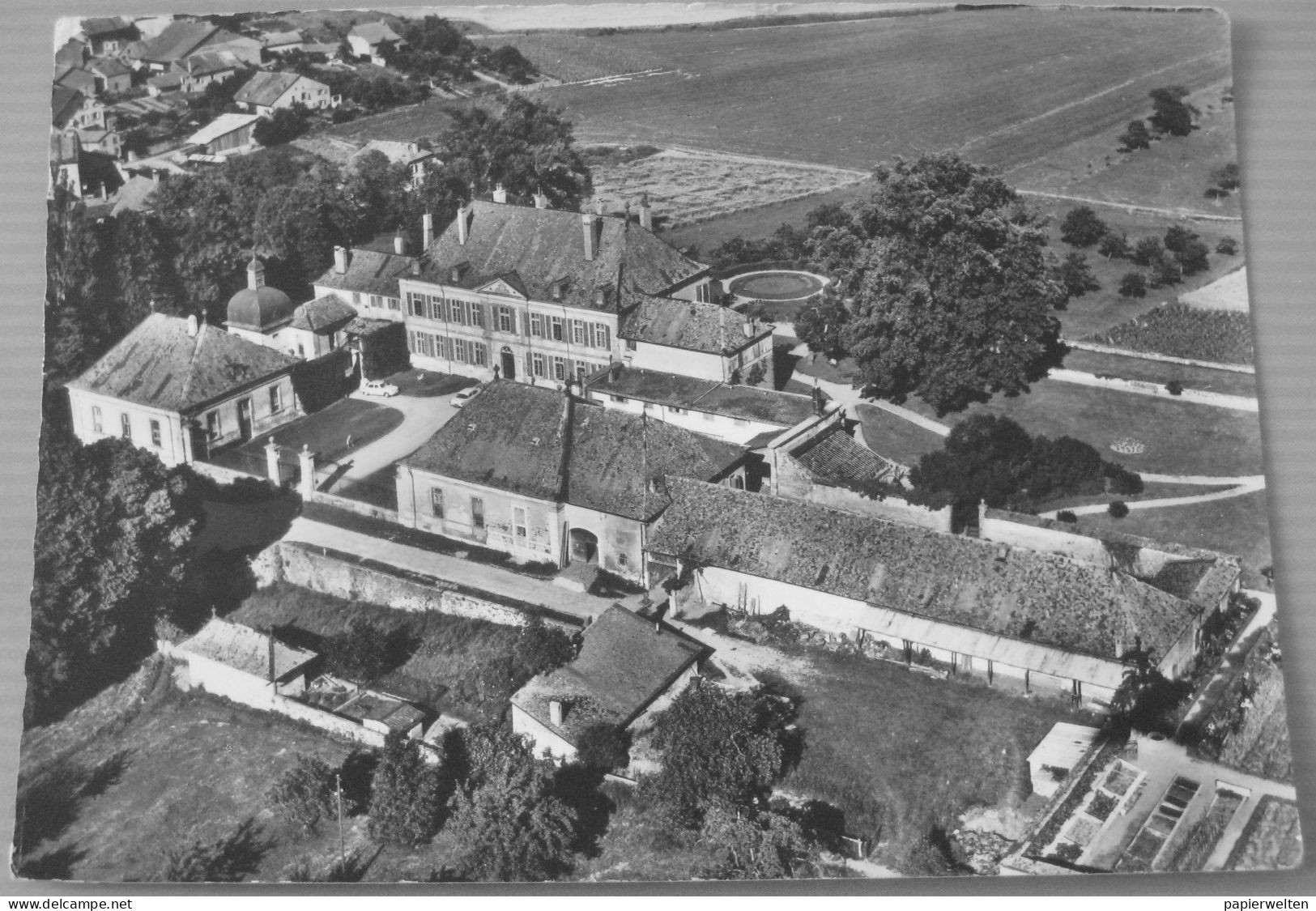 Vullierens (VD) - Le Château Vue Aerienne / Flugaufnahme - Vullierens