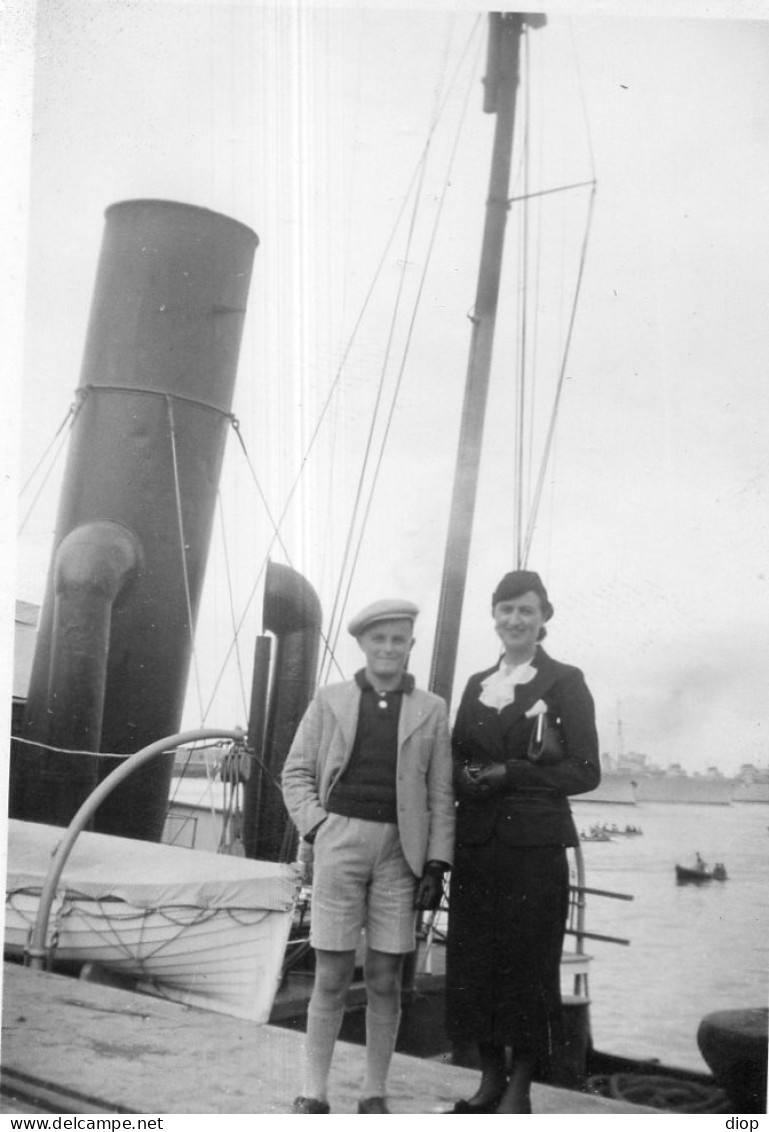 Photographie Photo Vintage Snapshot Port Bateau Ship Boat Voilier  - Schiffe