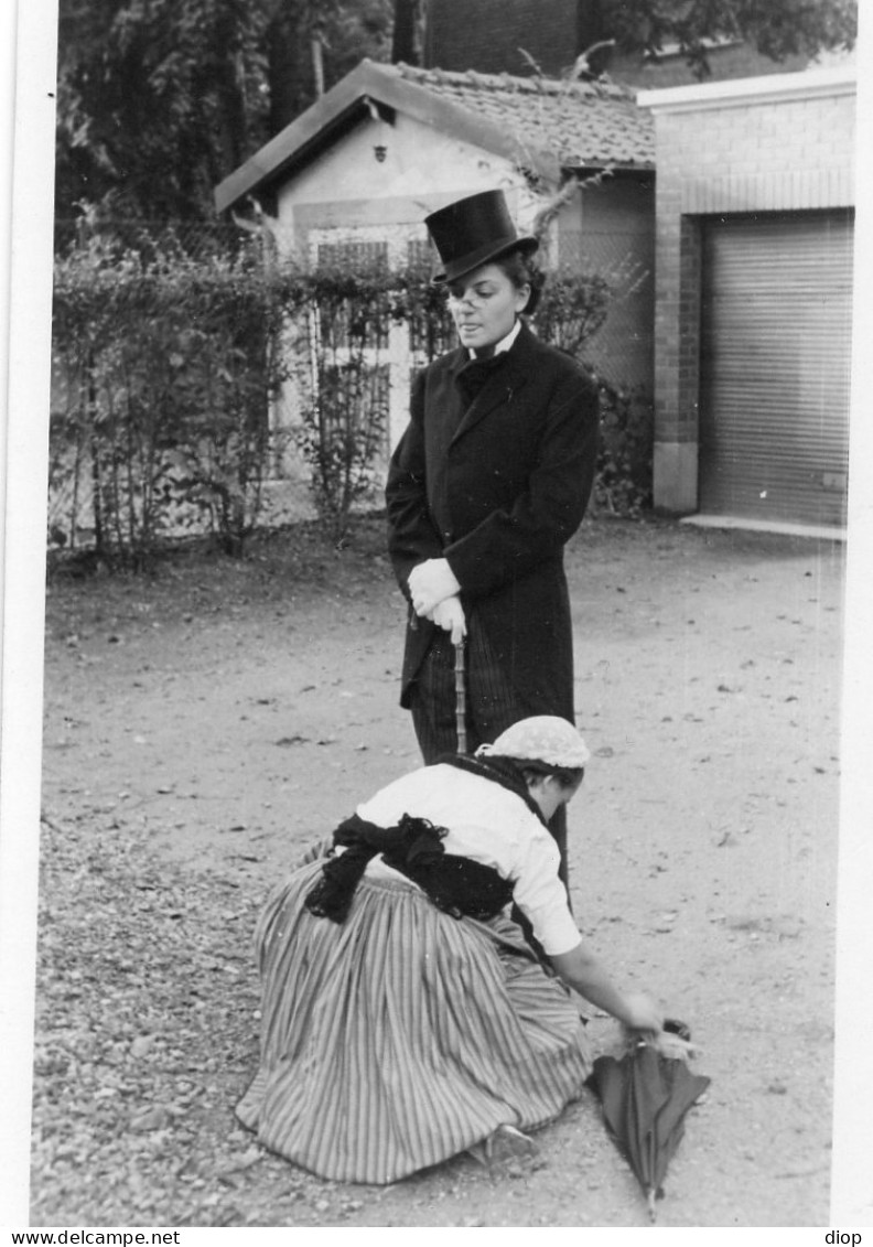 Photographie Photo Vintage Snapshot Chapeau Haute Forme Canne Class Suit Costume - Other & Unclassified