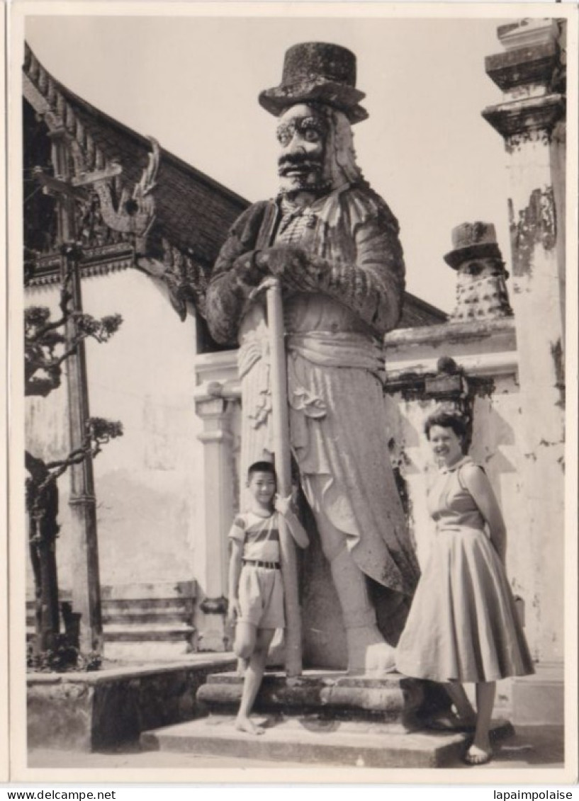 Photo De Particulier INDOCHINE  CAMBODGE  ANGKOR THOM  Art Khmer Statue A Identifier    Réf 30323 - Asie