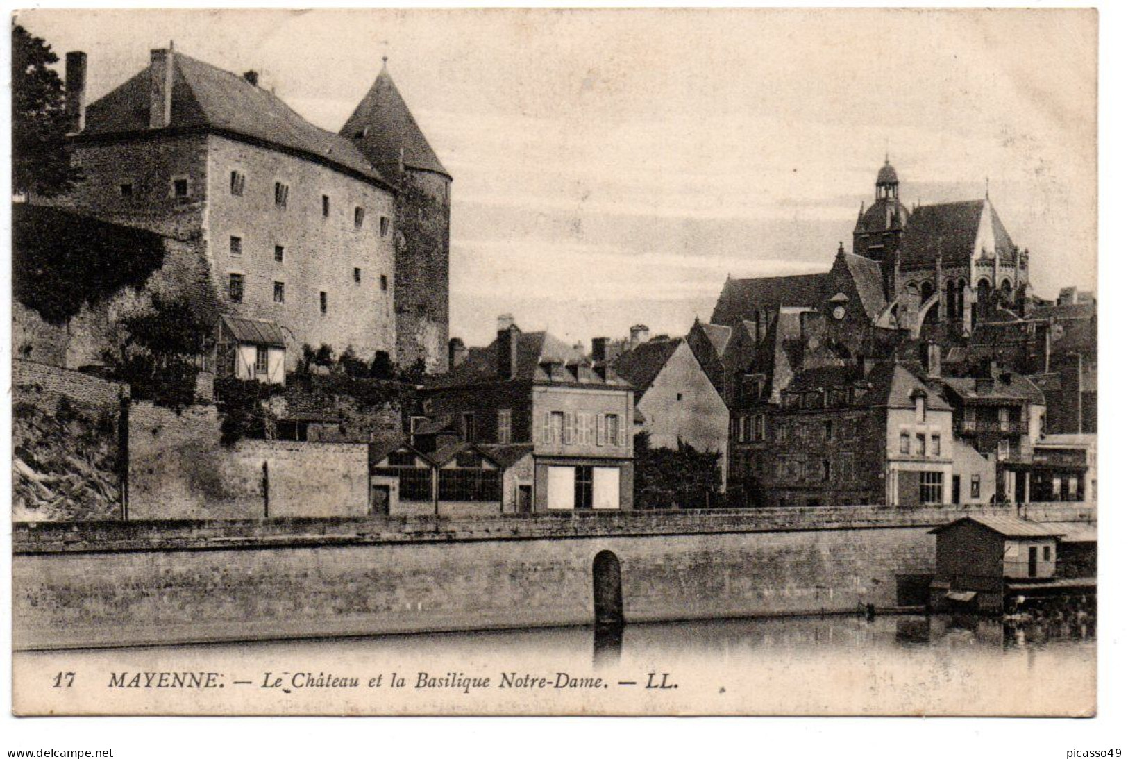 Mayenne , Mayenne , Le Château Et La Basilique Notre Dame  . - Mayenne