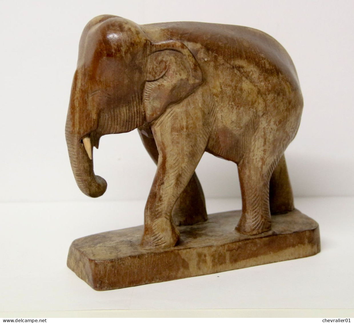 Art-antiquité_sculpture En Bois_Statuette D'éléphant Asiatique - Legni