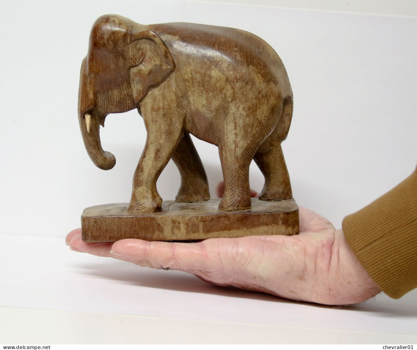 Art-antiquité_sculpture en bois_Statuette d'éléphant asiatique