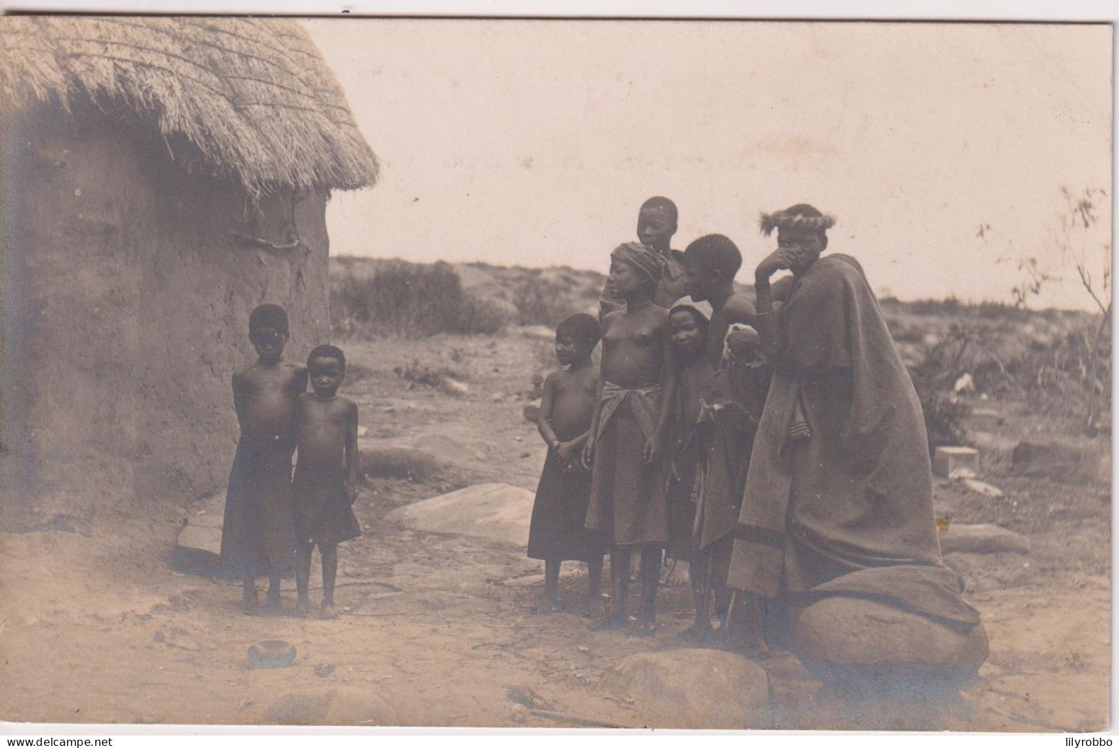 SOUTH AFRICA (?) - Untitled RPPC Of Ehnic Family Group - Unused Undivided Rear - Afrique