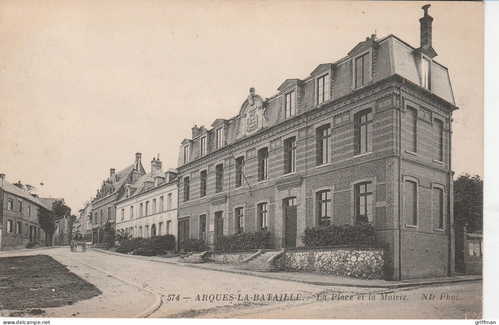 ARQUES LA BATAILLE LA PLACE ET LA MAIRIE TBE - Arques-la-Bataille