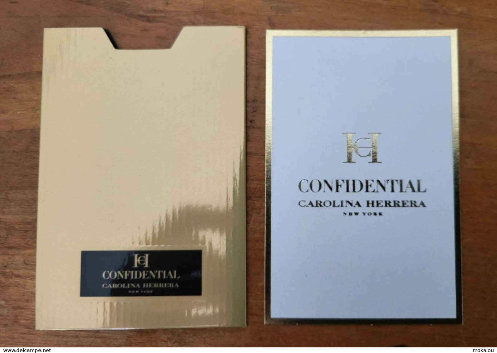 Carte Carolina Herrera Confidential A/pochette - Modernes (à Partir De 1961)