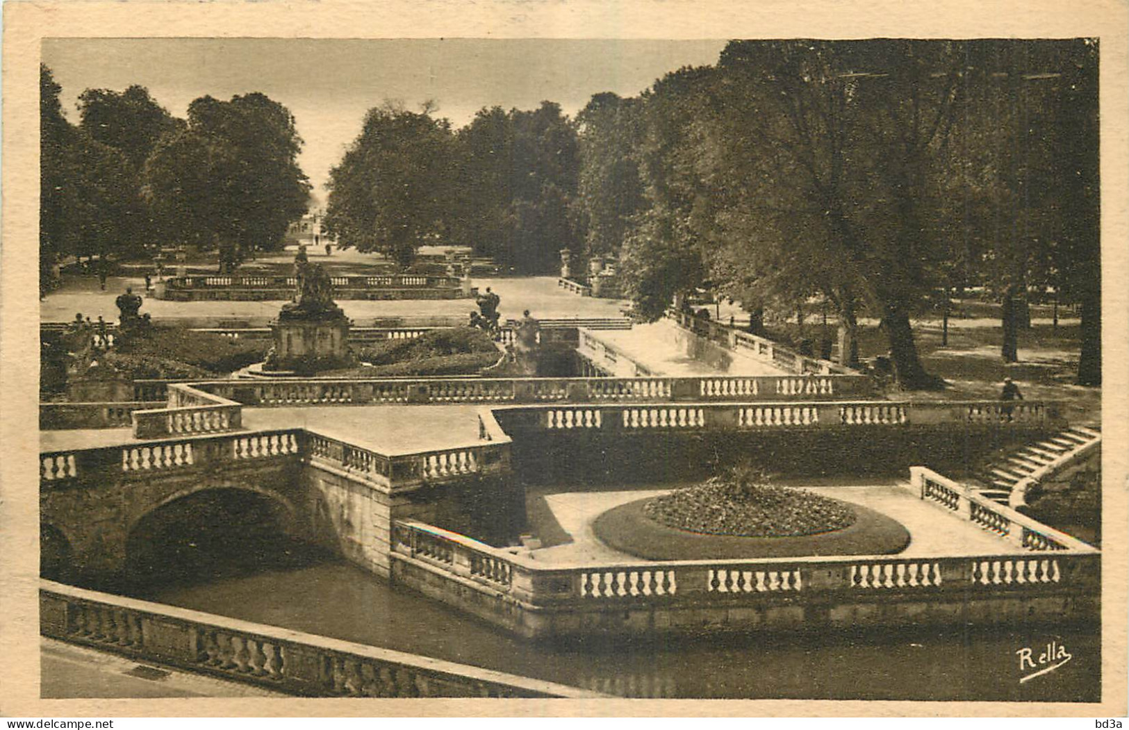 30 - NIMES - JARDINS DE LA FONTAINE DESSINES PAR LE NOTRE AU XVIIIe S. SUR L'EMPLACEMENT DES THERMES ROMAINS -Rella-1088 - Nîmes