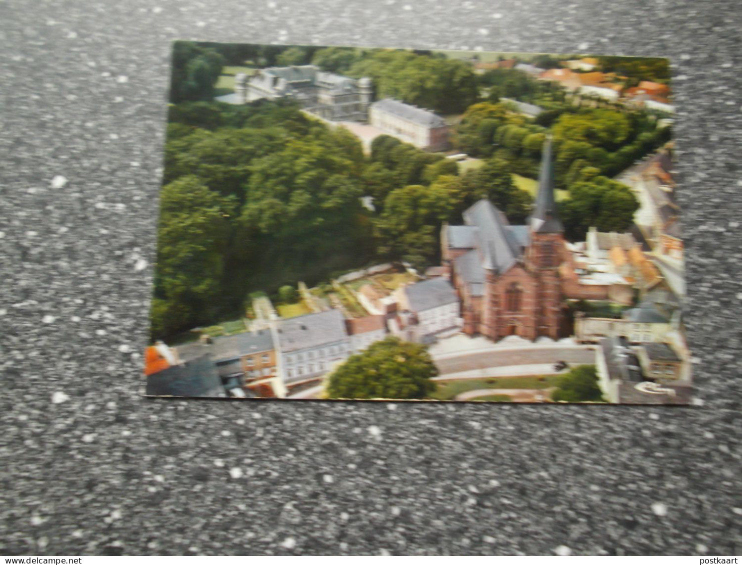 BELOEIL: Panorama Aérien - L'Eglise Et Le Château - Belöil