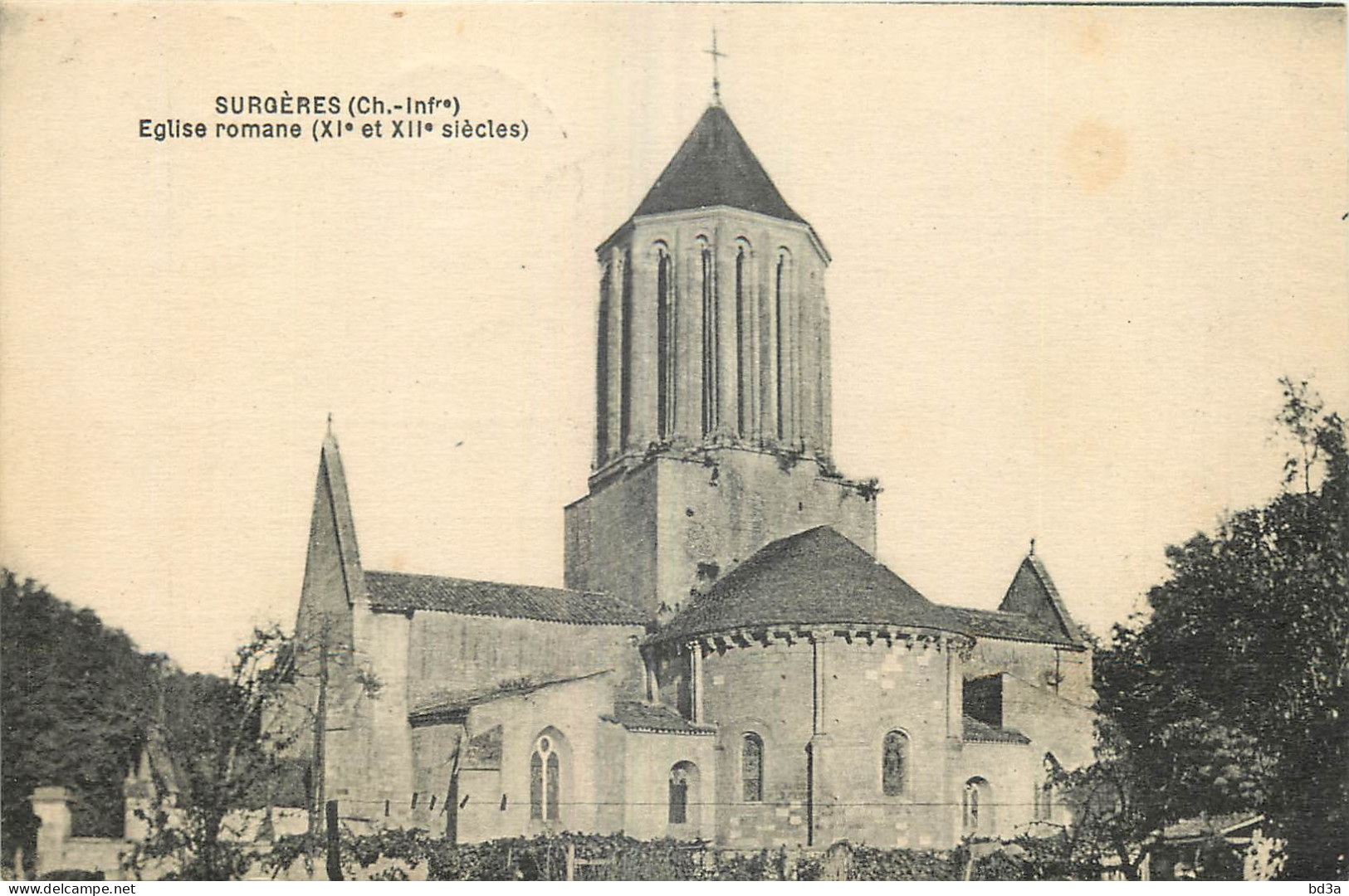 17 - SURGERES - EGLISE ROMANE - Surgères