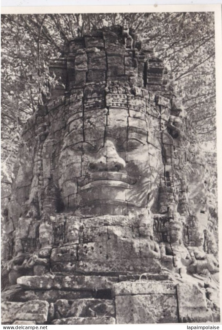 Photo De Particulier  INDOCHINE  CAMBODGE  ANGKOR THOM  Art Khmer Statue Monumental  A Situer & Identifier Réf 30351 - Asien