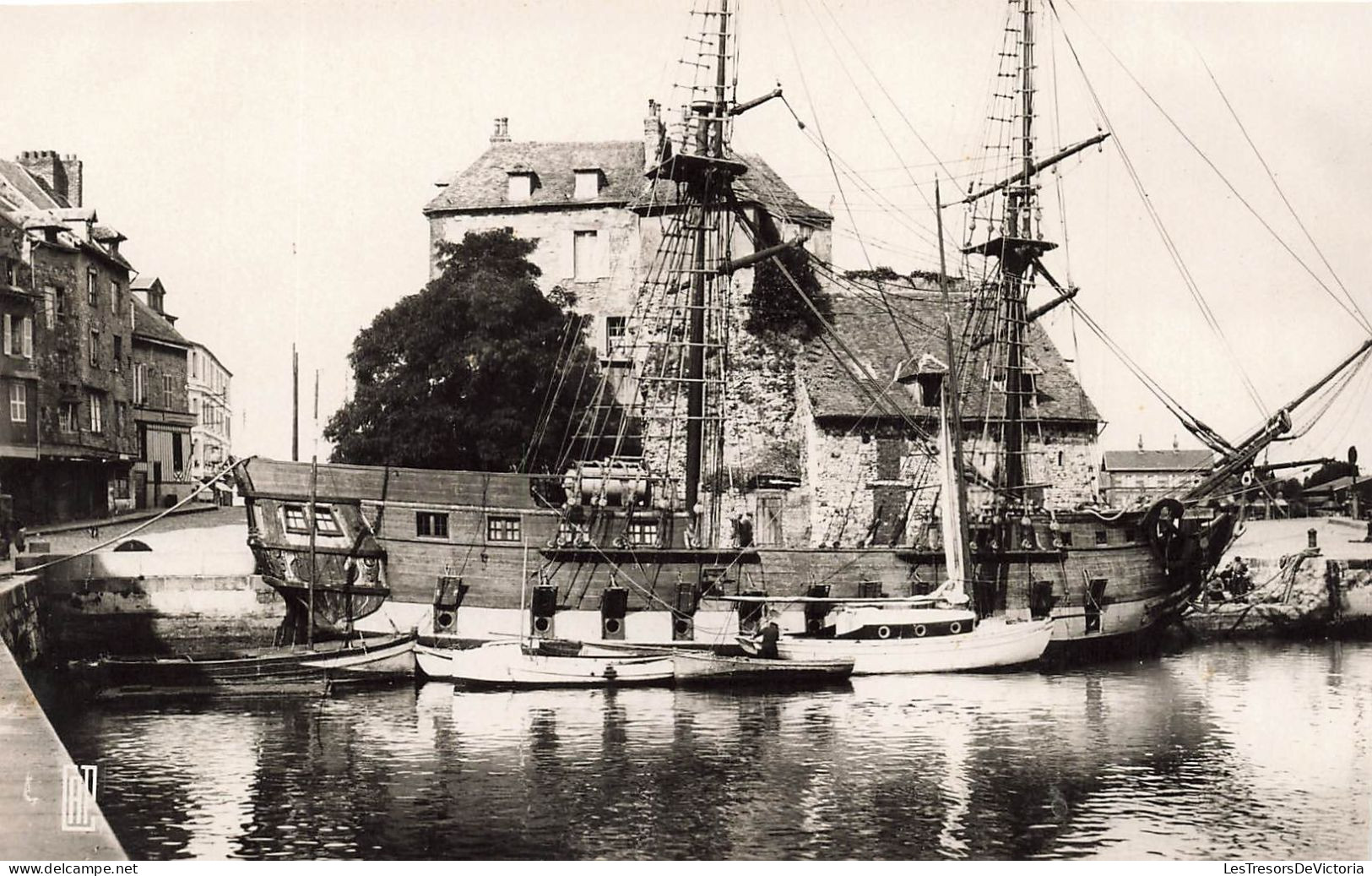 FRANCE - Honfleur - Le Lieutenance Et Les Vieux Quais - Carte Postale Ancienne - Honfleur