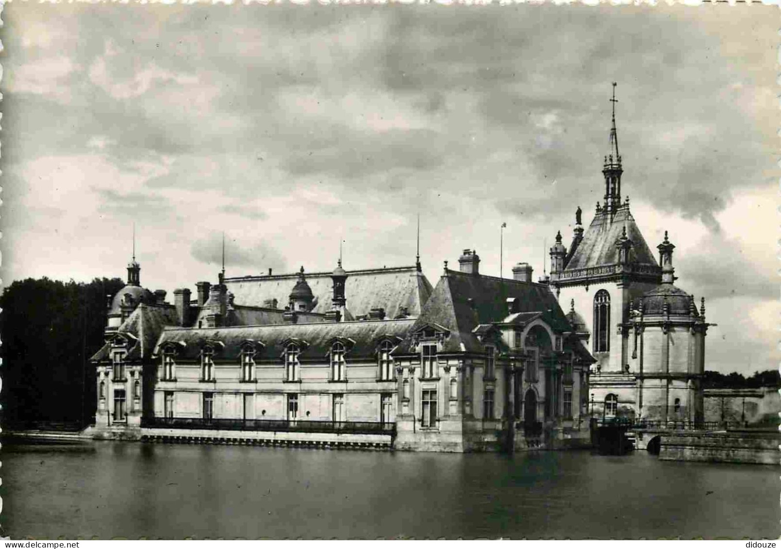 60 - Chantilly - Le Chateau - Côté Sud - Carte Dentelée - CPSM Grand Format - Carte Neuve - Voir Scans Recto-Verso - Chantilly