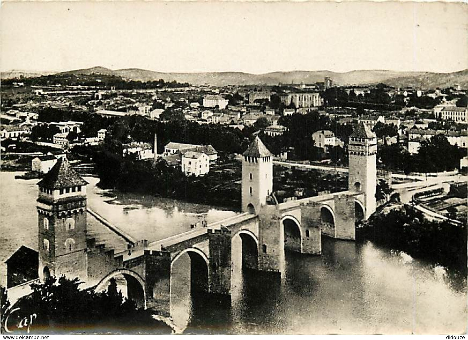 46 - Cahors - Le Pont Valentré Et Le Lot - Mention Photographie Véritable - Carte Dentelée - CPSM Grand Format - Voir Sc - Cahors