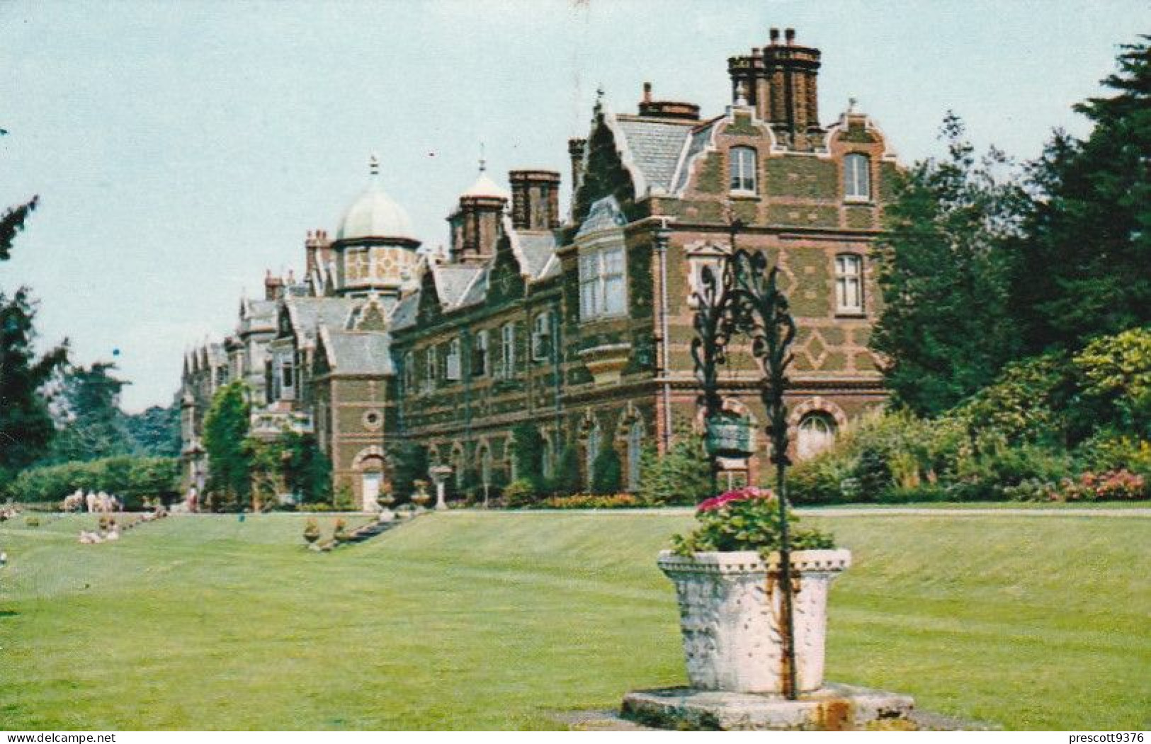 Sandringham House - Norfolk - Unused Saucy Postcard - National Series -N1 - Norwich
