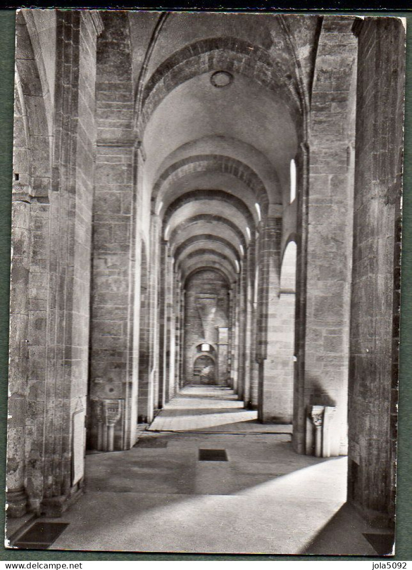 SUISSE - PAYERNE - Eglise Abbatiale - Intérieur - Vue Vers L'entrée - Payerne