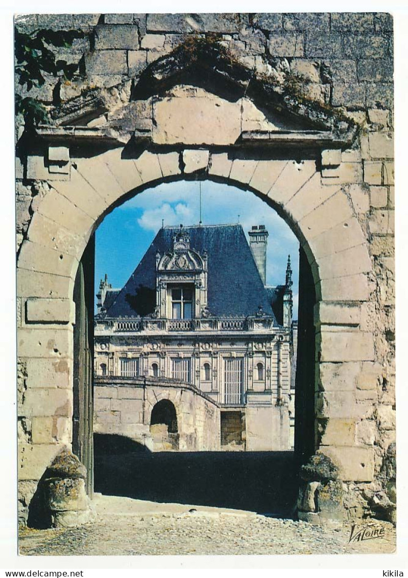 CPSM / CPM  10.5 X 15 Loir Et Cher SAINT AIGNAN SUR CHER L'entrée Du Château - Saint Aignan