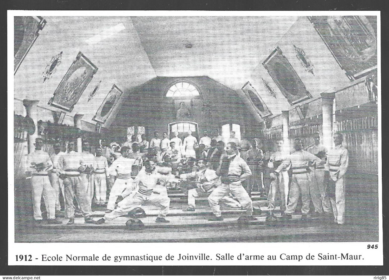 1986  -  ECOLE NORMALE DE JOINVILLE SALLE D ARME CAMP SAINT MAUR EN 1912 . 4B102 - Non Classés