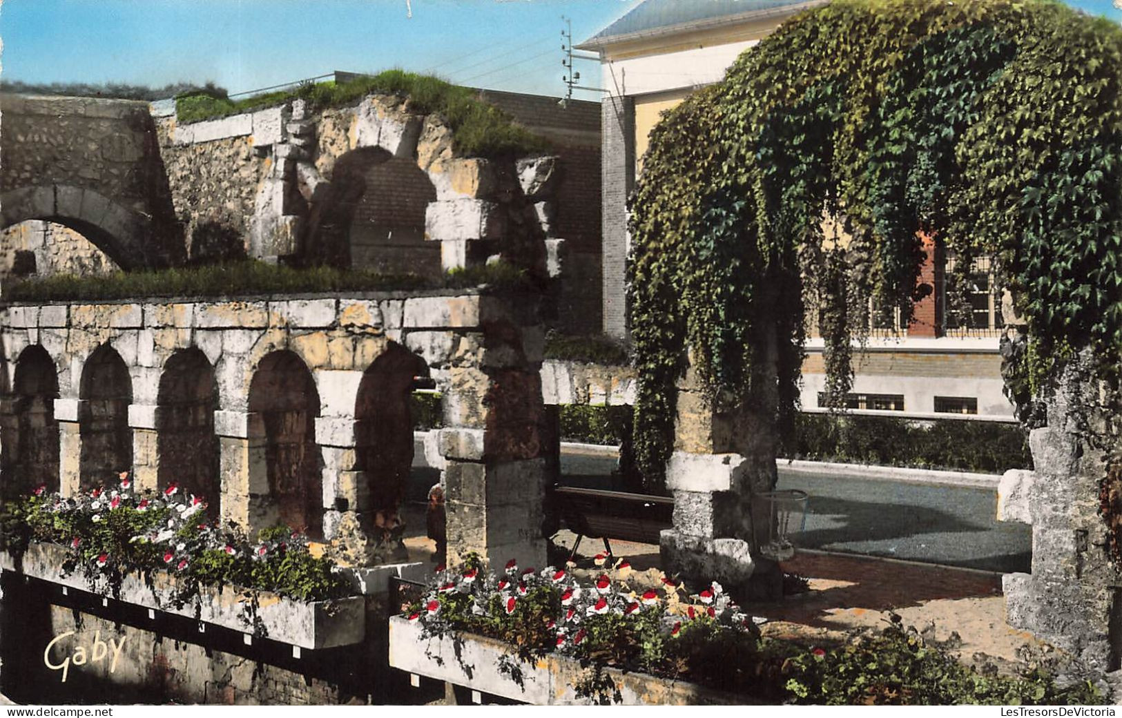 FRANCE - Louviers - Square Des Pénitents (Ancien Couvent De Saint François) - Colorisé - Carte Postale - Autres & Non Classés