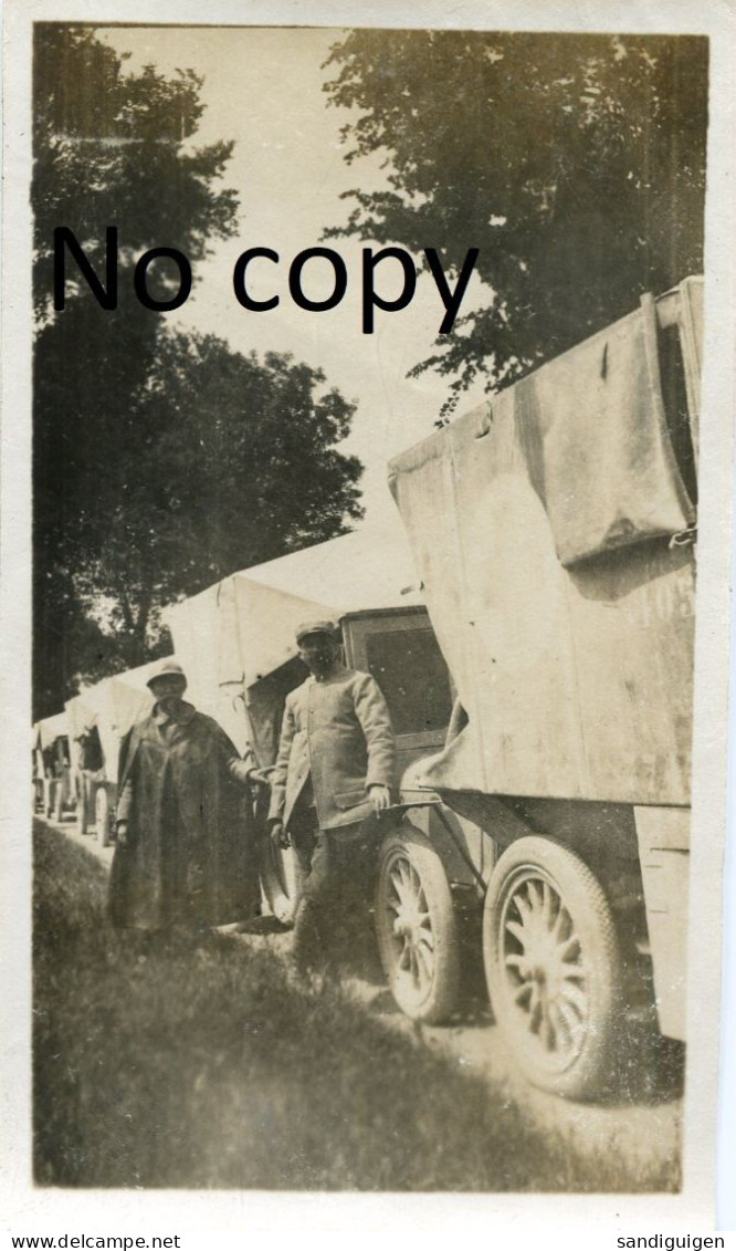PHOTO FRANCAISE - COLONNE DE CAMIONS A FOUCAUCOURT SUR LA ROUTE AMIENS - ST QUENTIN SOMME - GUERRE 1914 1918 - Guerra, Militari