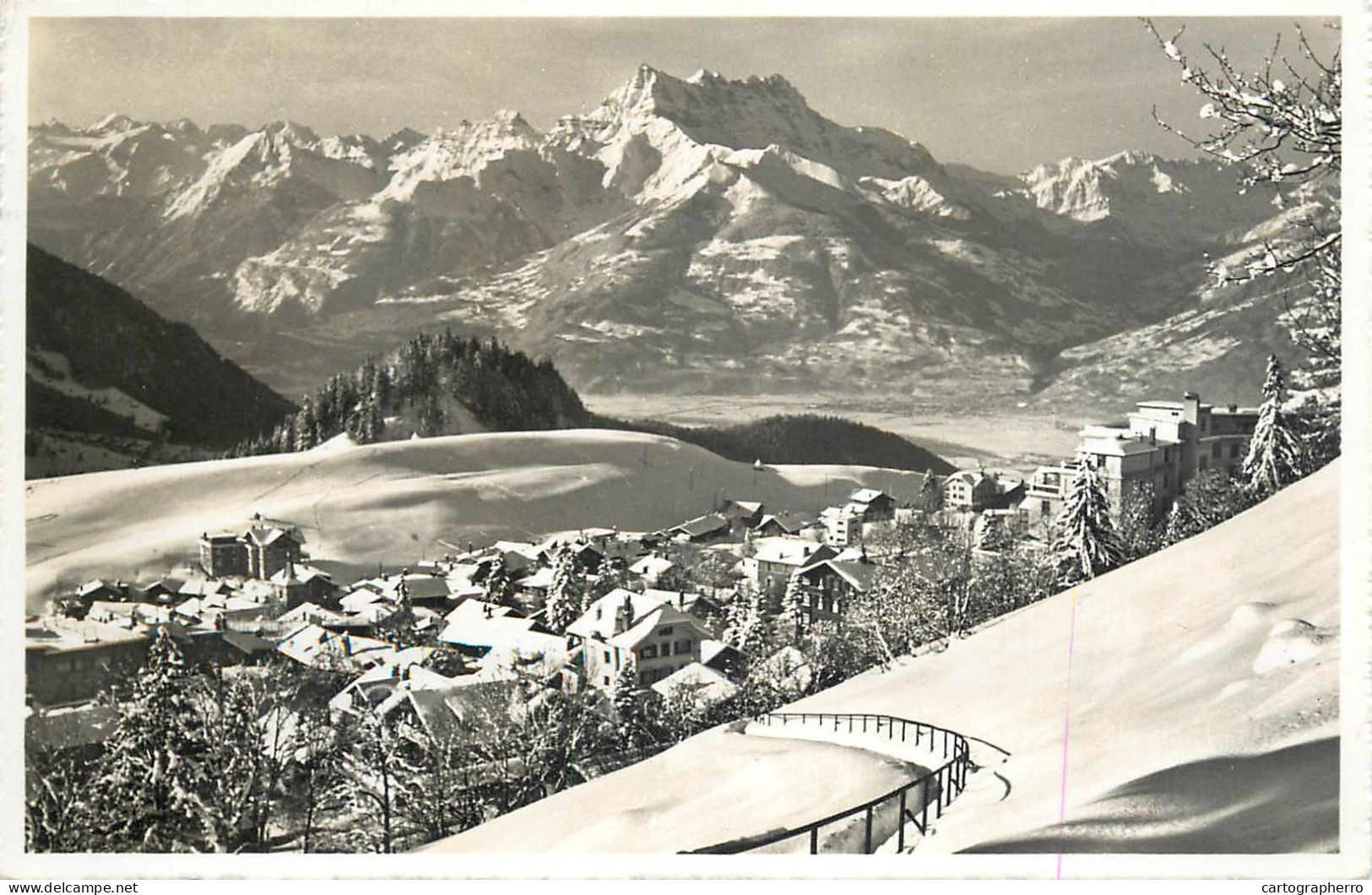 Switzerland Postcard Leysin Village Et Les Dents Du Midi - Sonstige & Ohne Zuordnung