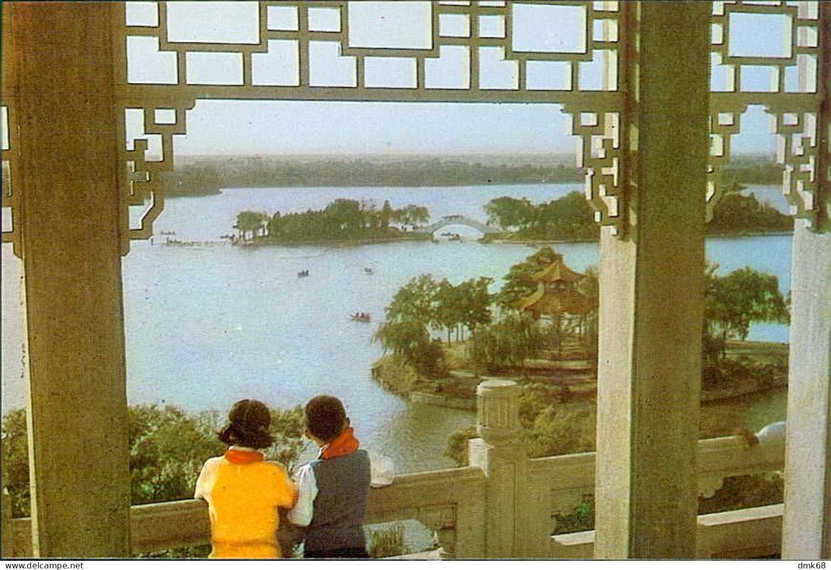 CHINA -  Tianjin - 10 VINTAGE POSTCARDS + FOLDER - YEAR 1980 (18370)