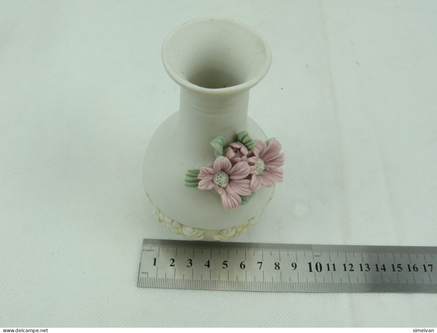 Beautiful Small Porcelain Vase with Flowers 13cm #2338
