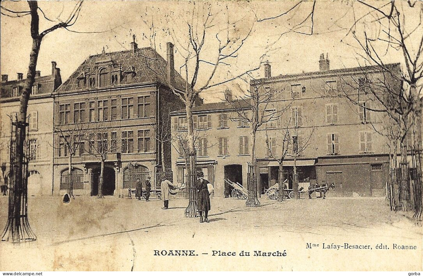 *CPA - 42 ROANNE Place Du Marché - Animée - Attelage - Roanne