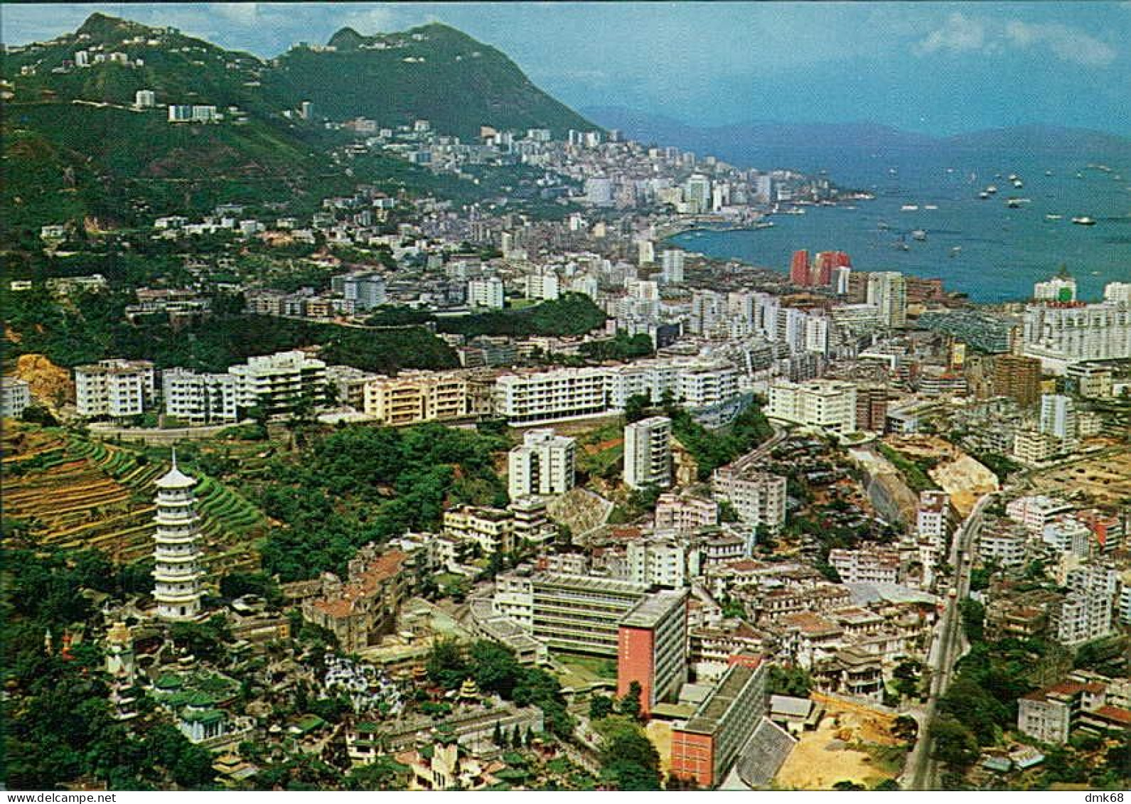 CHINA -  HONG KONG - 28 VINTAGE H.K. POSTCARDS + FOLDER - PUB. BY NATIONAL CO. 1970s (18372)