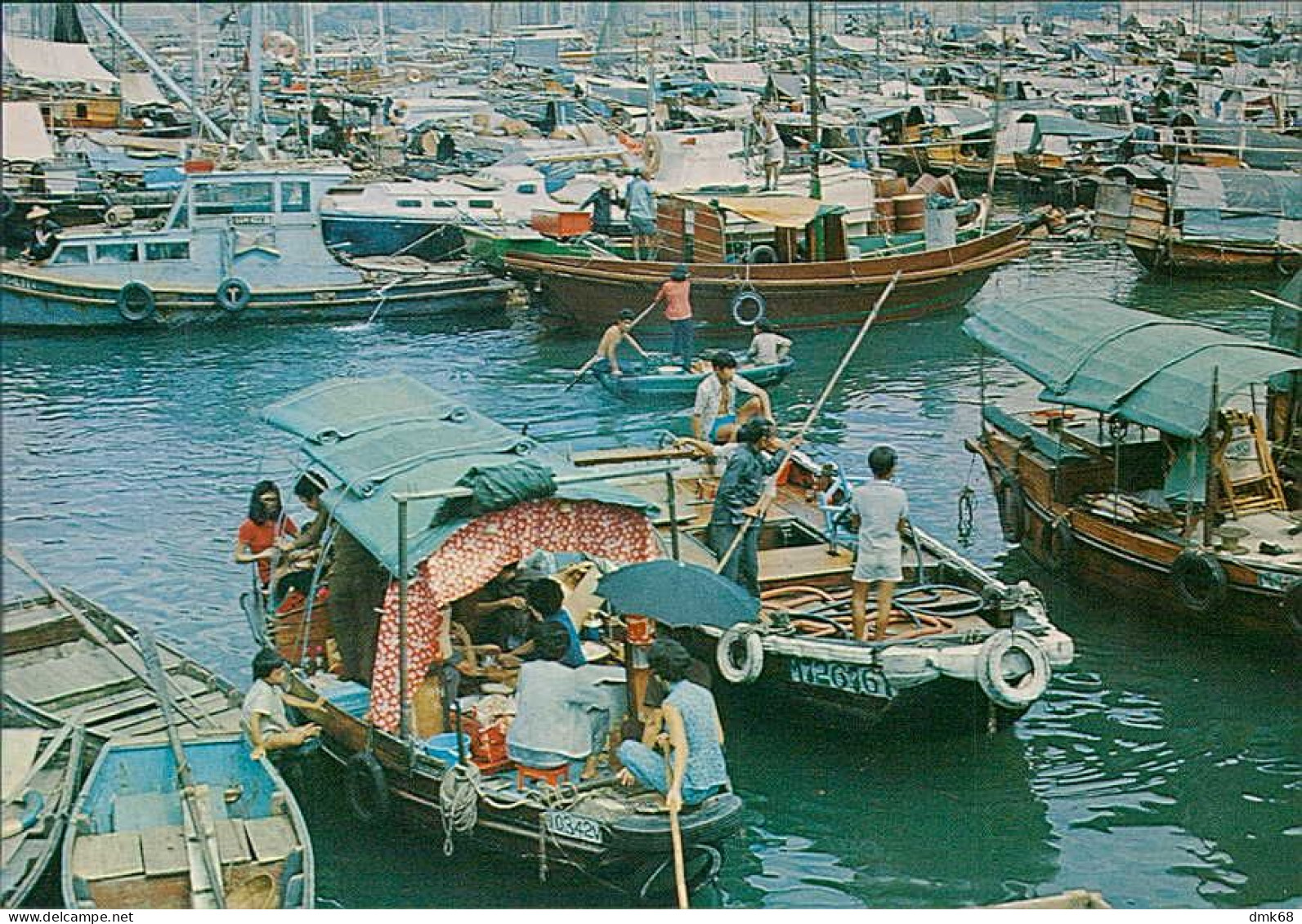 CHINA -  HONG KONG - 28 VINTAGE H.K. POSTCARDS + FOLDER - PUB. BY NATIONAL CO. 1970s (18372)