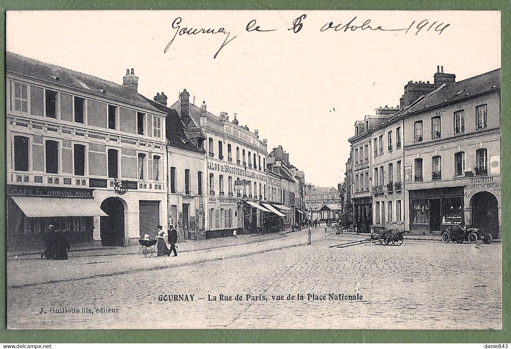 CPA - SEINE MARITIME - GOURNAY - RUE DE PARIS VUE DE LA PLACE NATIONALE - Animation, Café, Commerces, Automobile, - Gournay-en-Bray