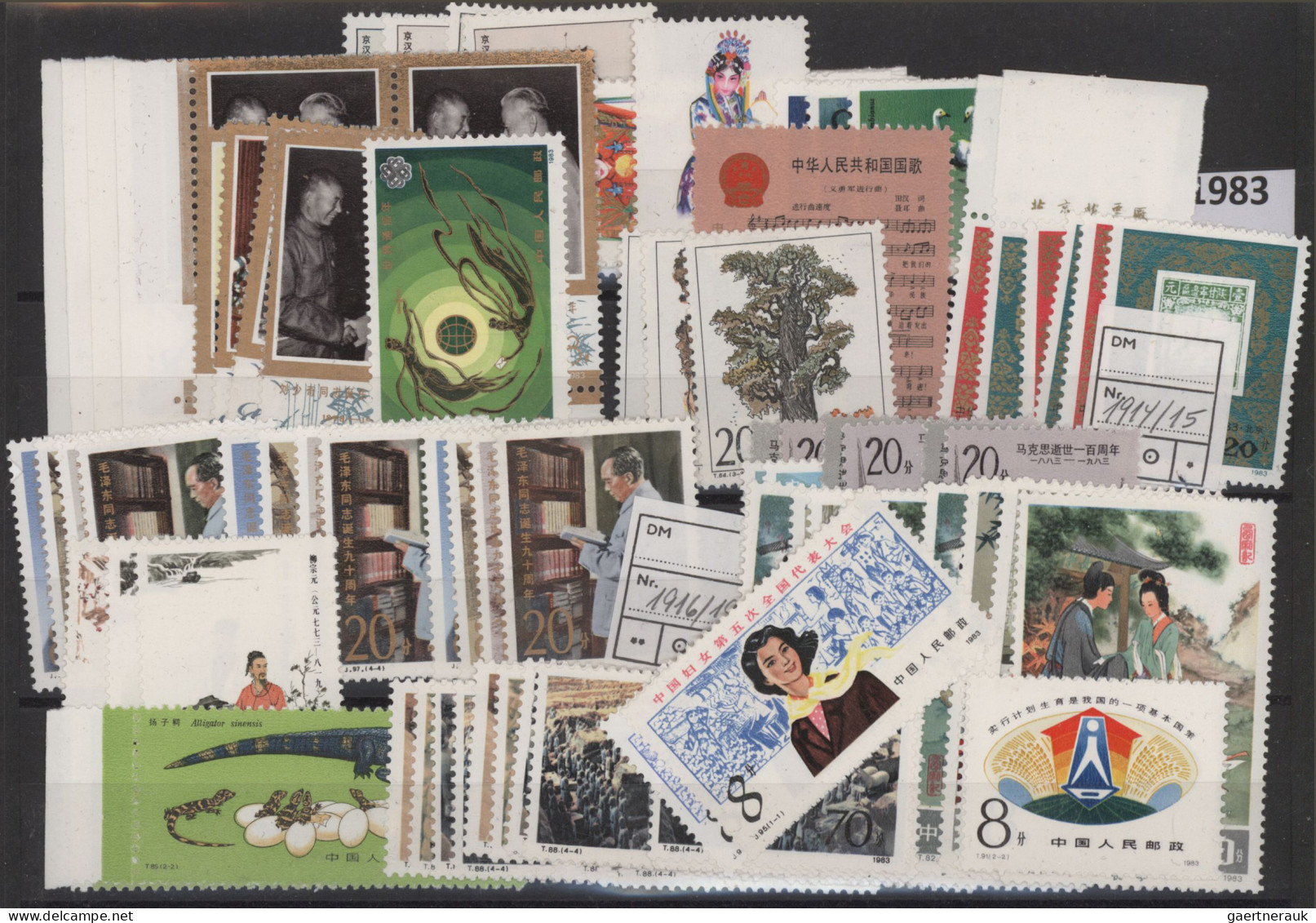 China (PRC): 1949/2020 (approx.), large collection of stamps, presentation packs