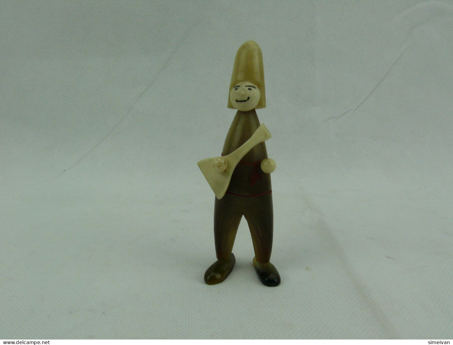 Beautiful Decorative Figurine Of A Guitarist Made Of Horn 10 Cm #2366 - Altri & Non Classificati