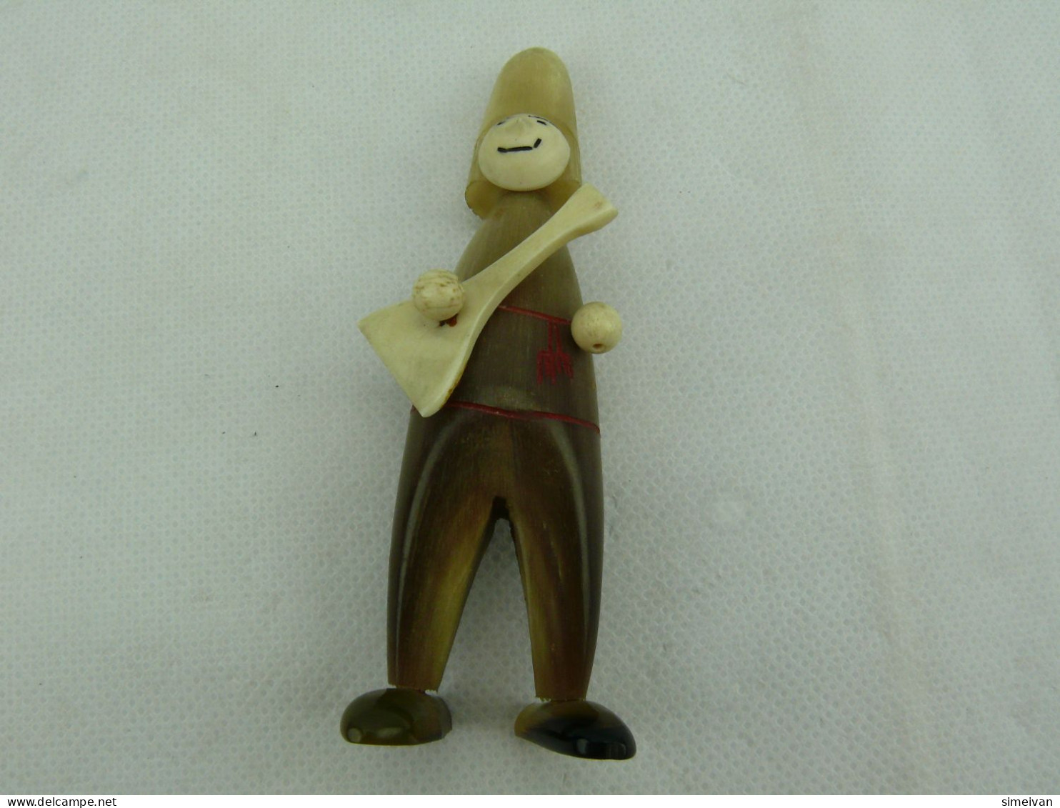 Beautiful Decorative Figurine of a Guitarist Made of Horn 10 cm #2366