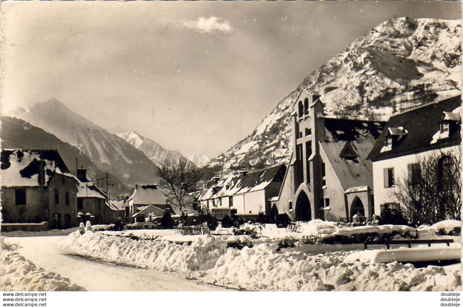 D65  SAINT- LARY  Le Square De L' Eglise- Le Pic Lumière  ..... - Otros & Sin Clasificación