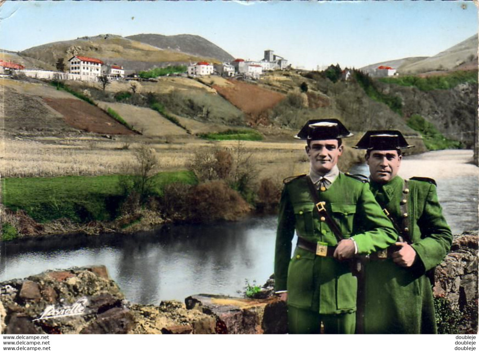 Les Carabiniers Espagnols En Faction Sur La Bidassoa ........... Frontière Franco Espagnole Au Pays Basque - Guipúzcoa (San Sebastián)