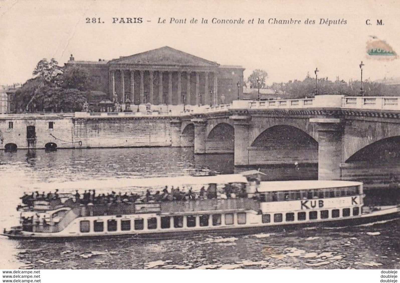 D75  PARIS Le Pont De La Concorde Et La Chambre Des Députés  ..... Avec Pub KUB Sur Le Bateau - De Seine En Haar Oevers