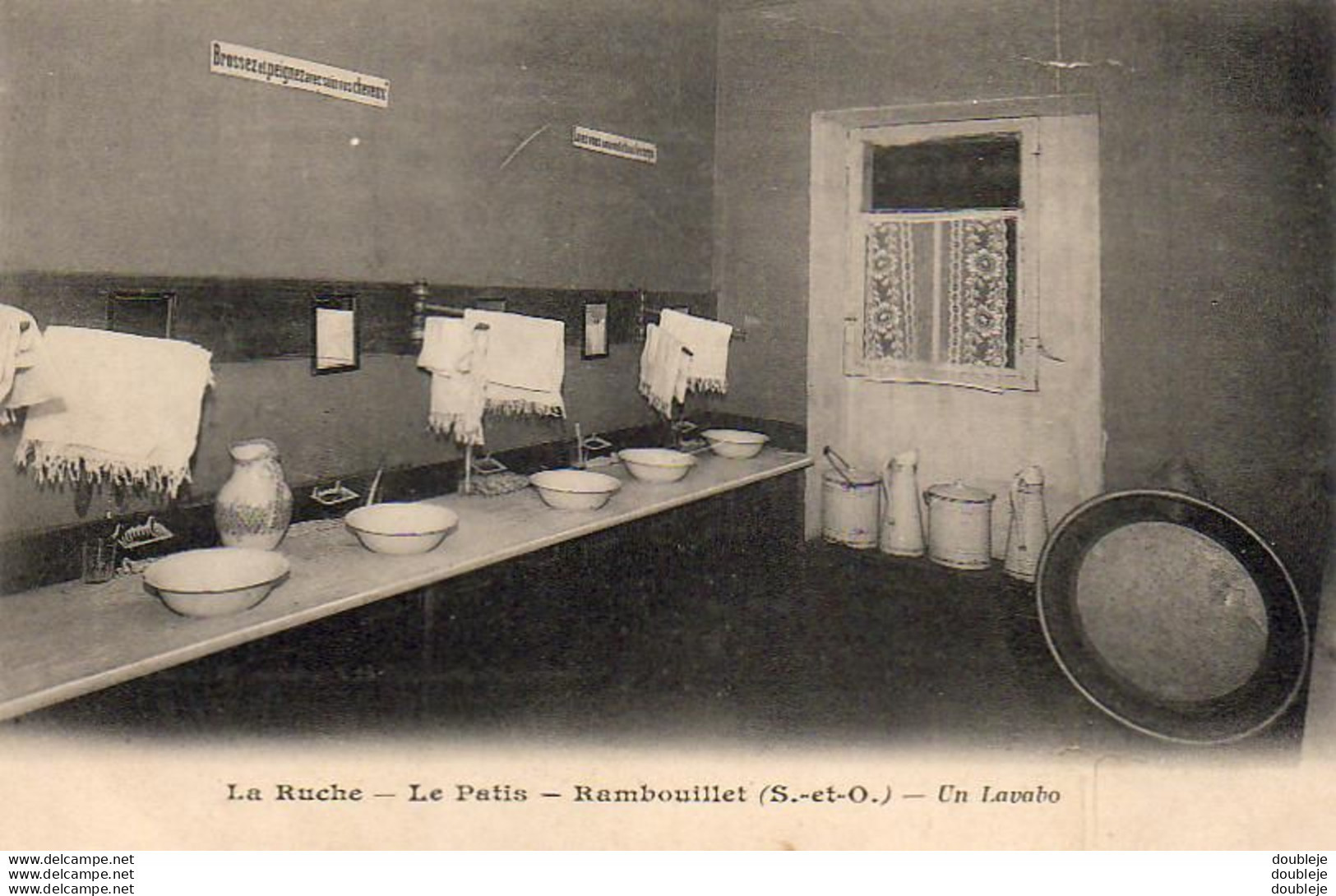 D78   RAMBOUILLET   La Ruche Le Patis    Un Lavabo - Rambouillet