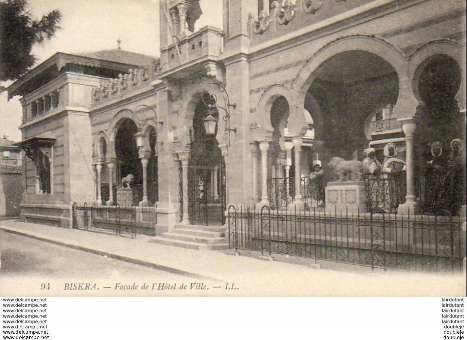 ALGERIE  BISKRA  Façade De L' Hôtel De Ville   ..... - Biskra