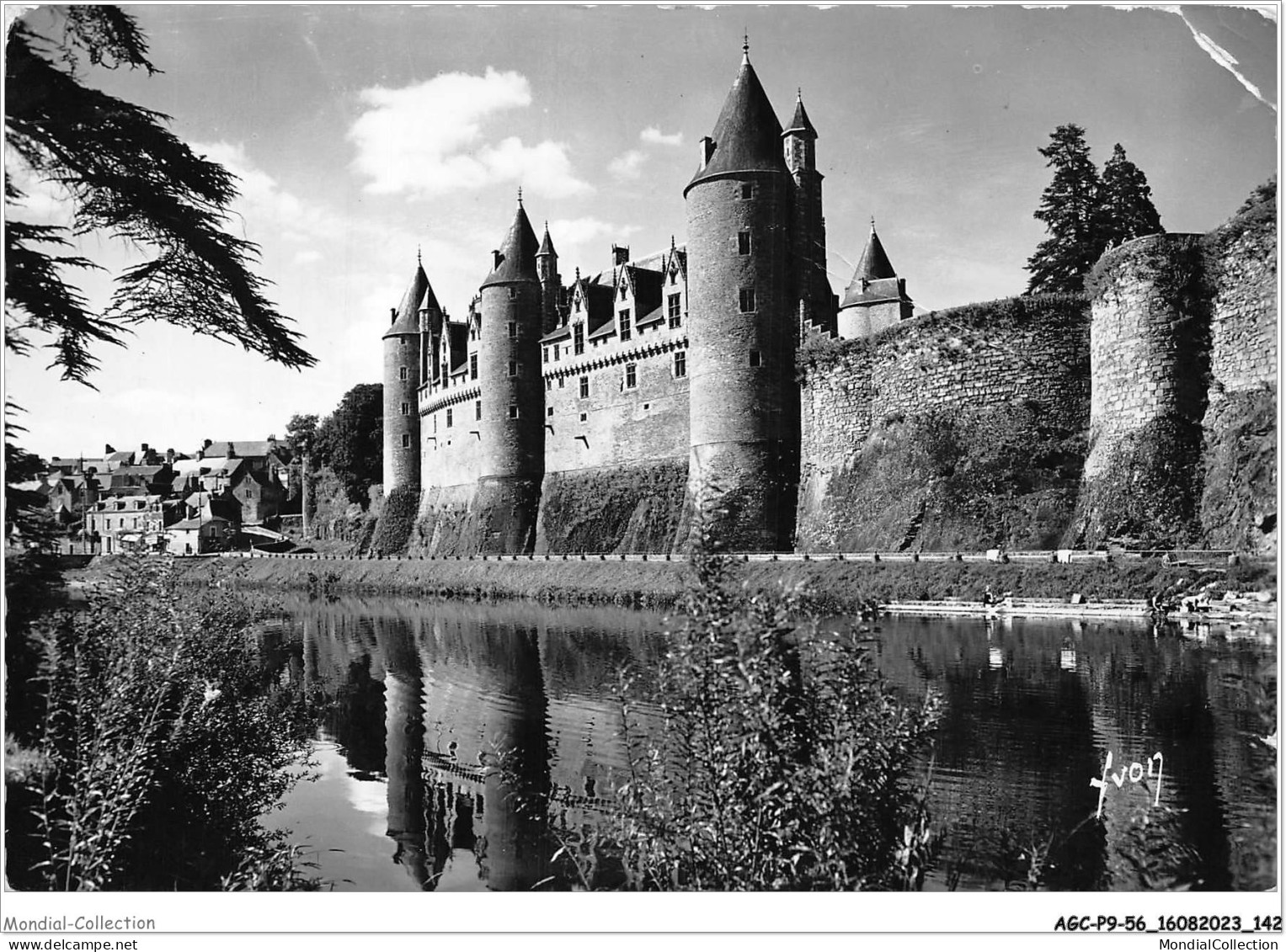 AGCP9-56-0777 - JOSSELIN - Les Bords De L'Ouest Et Le Chateau - Josselin