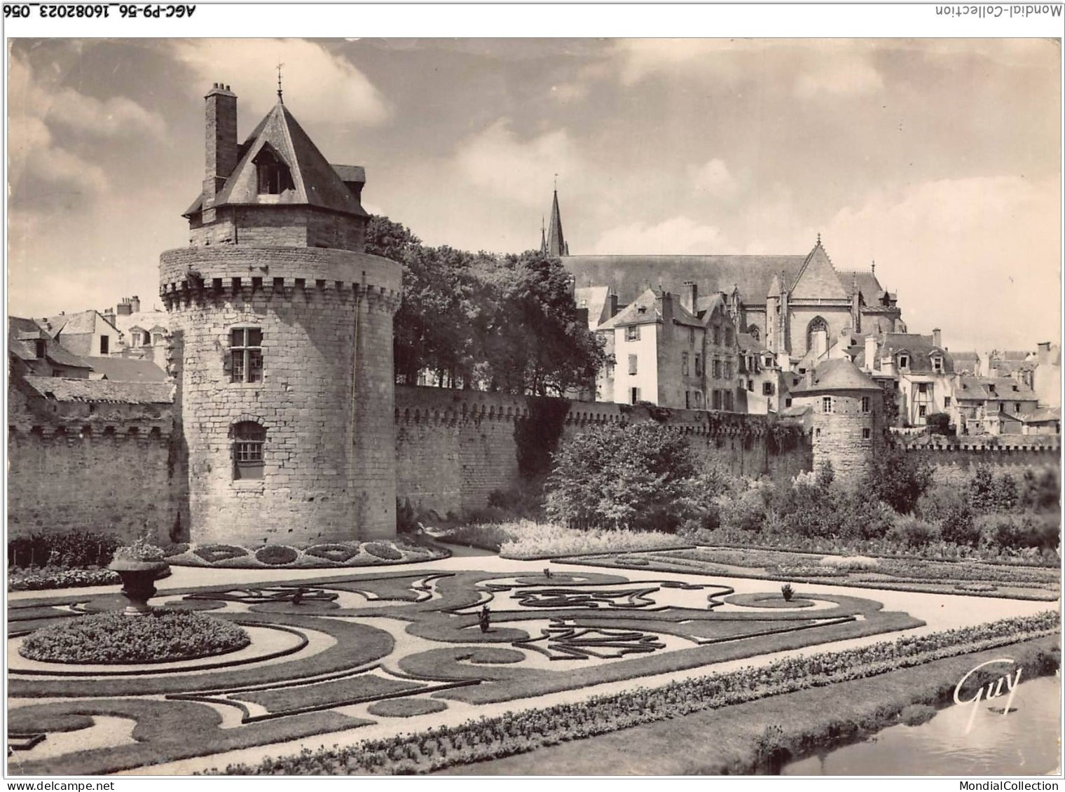 AGCP9-56-0734 - VANNES - Anciens Remparts - Tour Du Connetable Et Jardin De La Garenne - Vannes