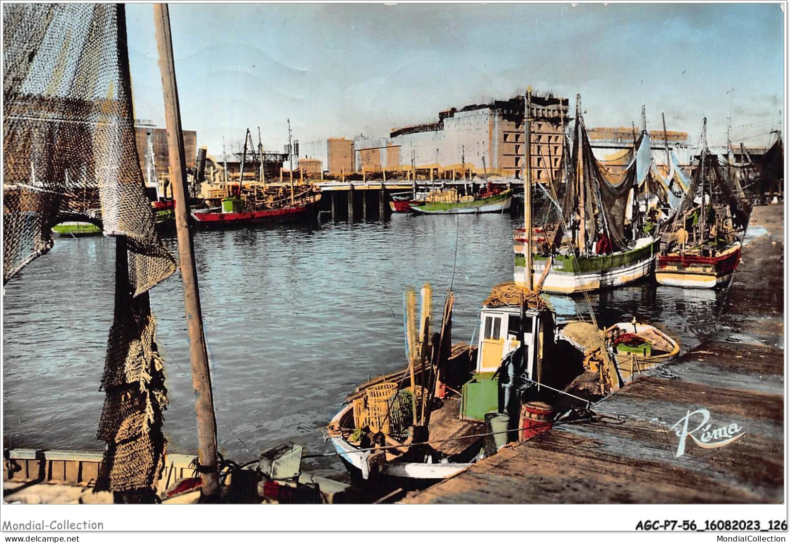 AGCP7-56-0602 - LORIENT - Au Port De Peche - Bateaux Au Mouillage - Lorient